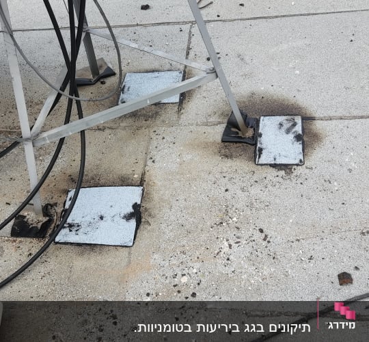 חיבורים אטומים על גג עם כבלים ומוטות מתכת